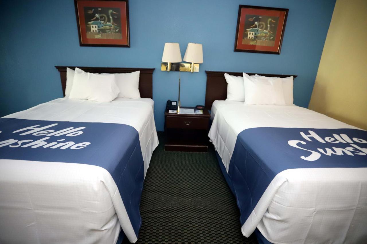 Days Inn Іст-Страудсберг Екстер'єр фото